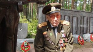 Вручение медали ветерану ВОВ Валентину Рослякову