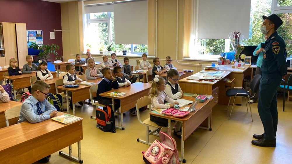 Учебная эвакуация в детском саду и школе Зеленогорска