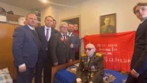 В Сестрорецке с Днем Победы поздравили 108-летнего героя-танкиста