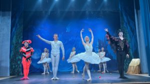 В Доме культуры и творчества Курортного района представили «Лебединое озеро»