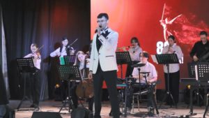 Праздничный концерт прошел в танцевальном павильоне Зеленогорского парка