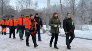 Сотрудники СЗУ региональных дорог и благоустройства возложили цветы к мемориалу «Сестра»
