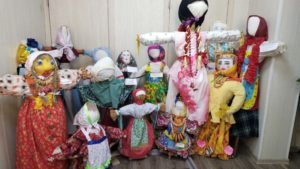 В поселке Песочный стартовал традиционный конкурс кукол