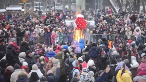 В парке «Дубки» весело отметили проводы зимы