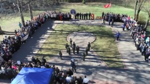 В зеленогорской школе прошла праздничная линейка
