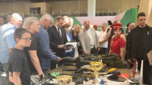 В СКК парка «Дубки» открылась выставка достижений Курортного района
